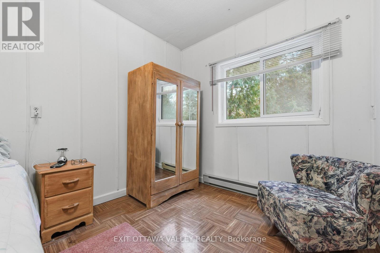 6 Ottawa Street, Laurentian Hills, Ontario K0J 1P0 - Photo 15 - X12544608