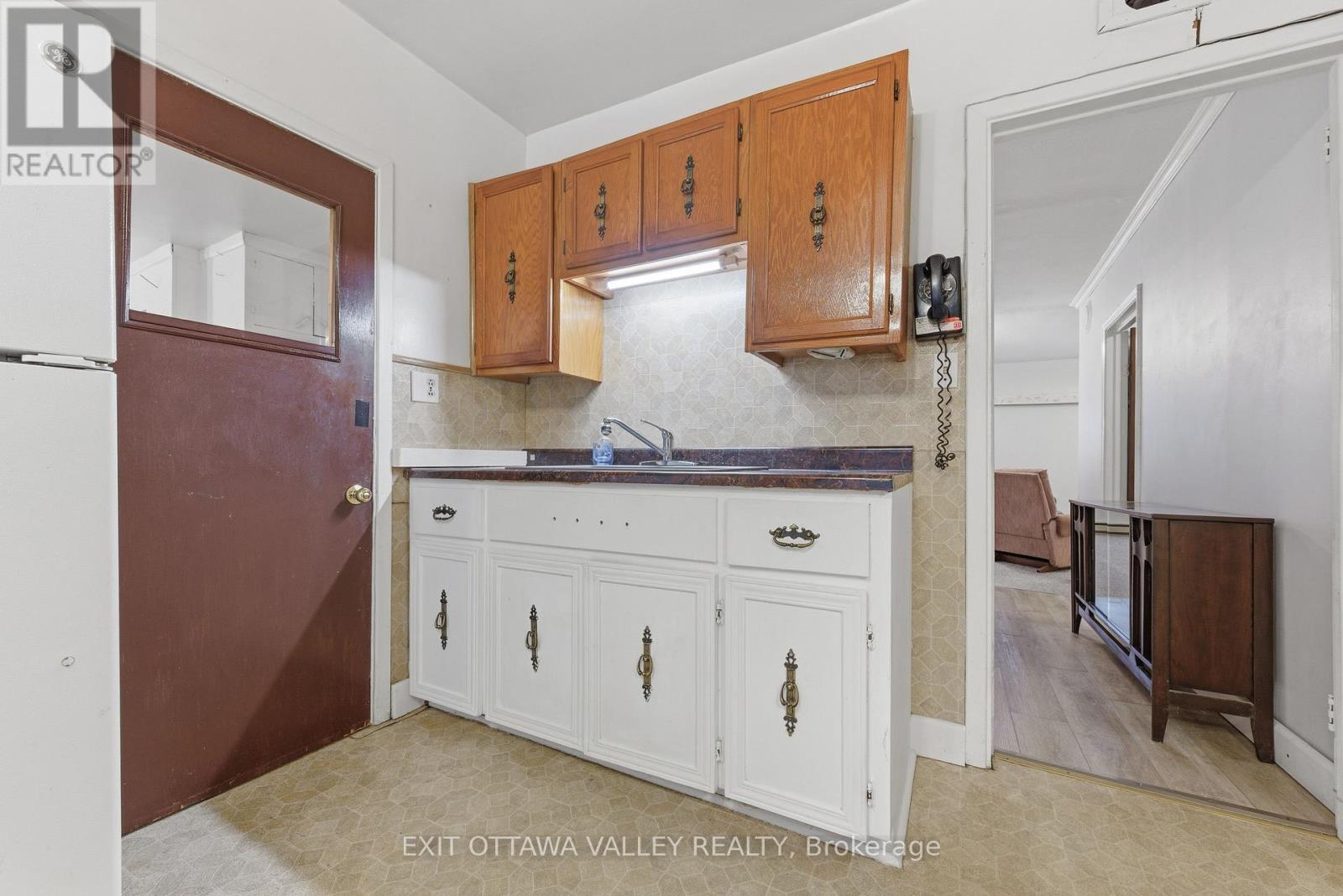 6 Ottawa Street, Laurentian Hills, Ontario K0J 1P0 - Photo 21 - X12544608