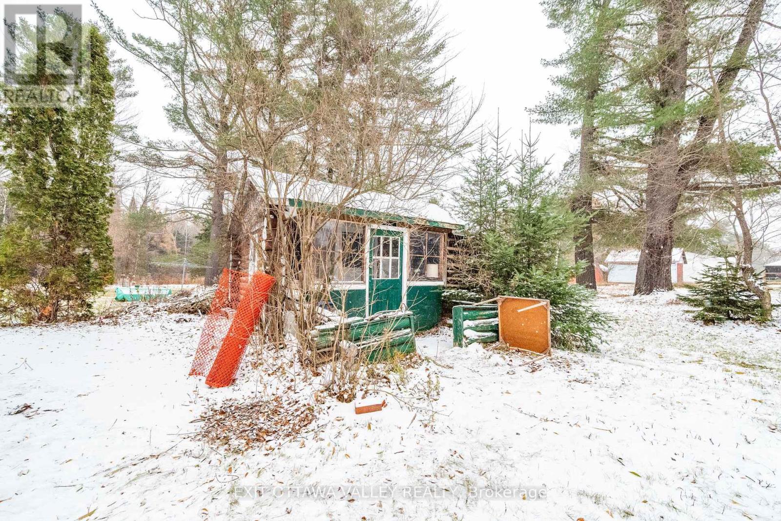 6 Ottawa Street, Laurentian Hills, Ontario K0J 1P0 - Photo 28 - X12544608