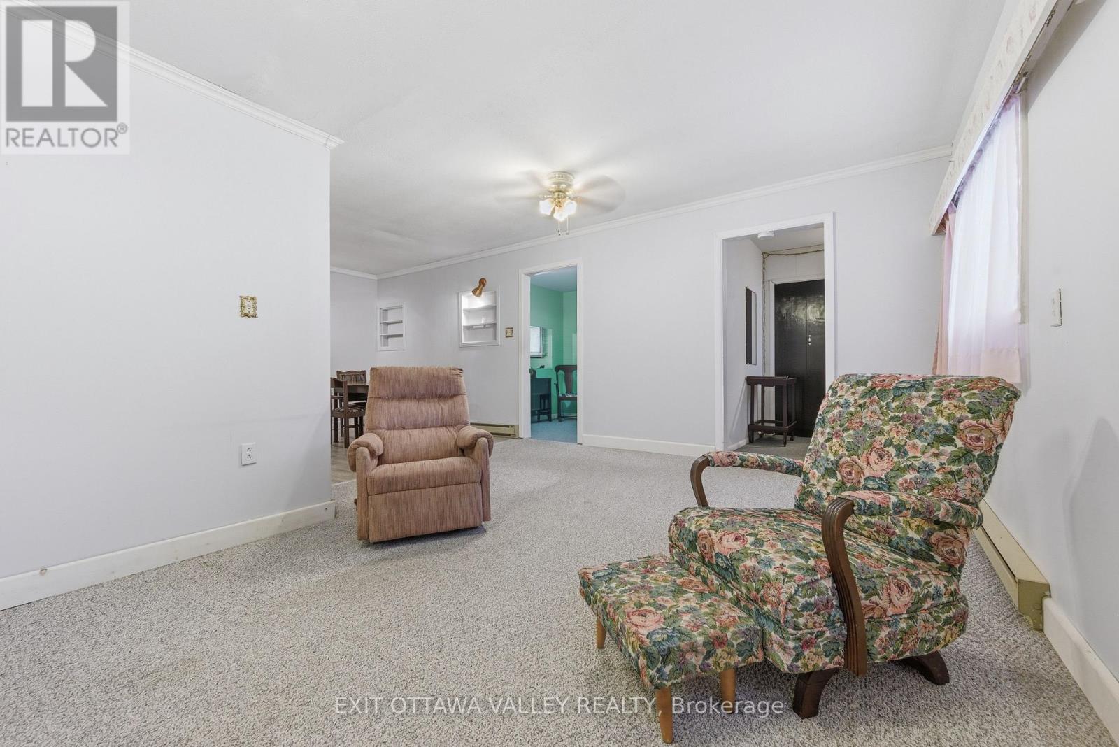 6 Ottawa Street, Laurentian Hills, Ontario K0J 1P0 - Photo 7 - X12544608