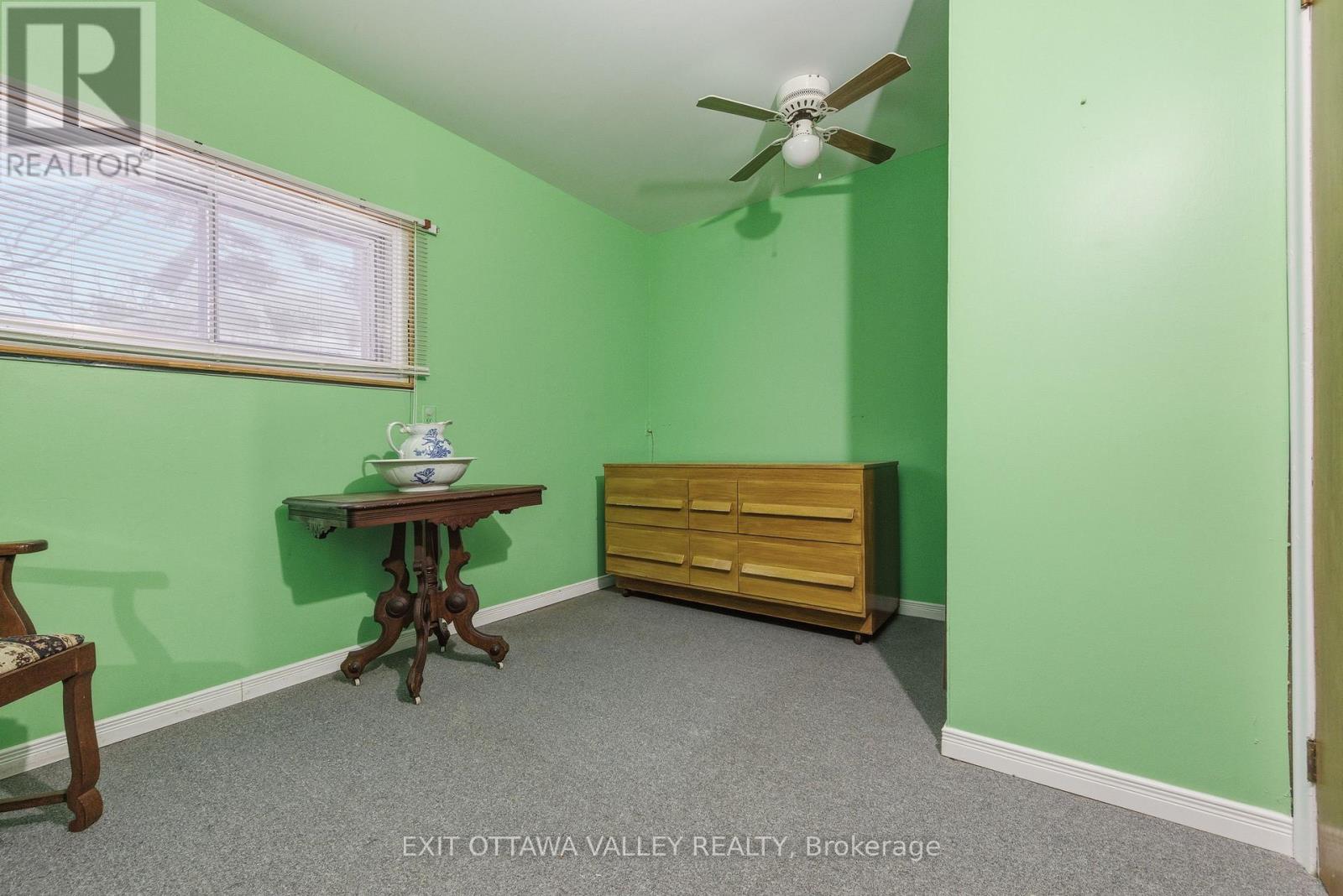 6 Ottawa Street, Laurentian Hills, Ontario K0J 1P0 - Photo 9 - X12544608