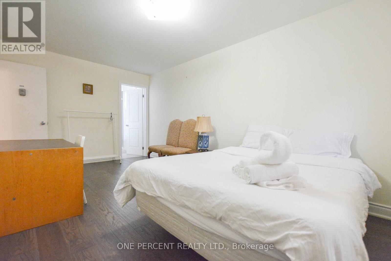 22 Mintwood Drive, Toronto, Ontario  M2M 3A7 - Photo 19 - C12511198