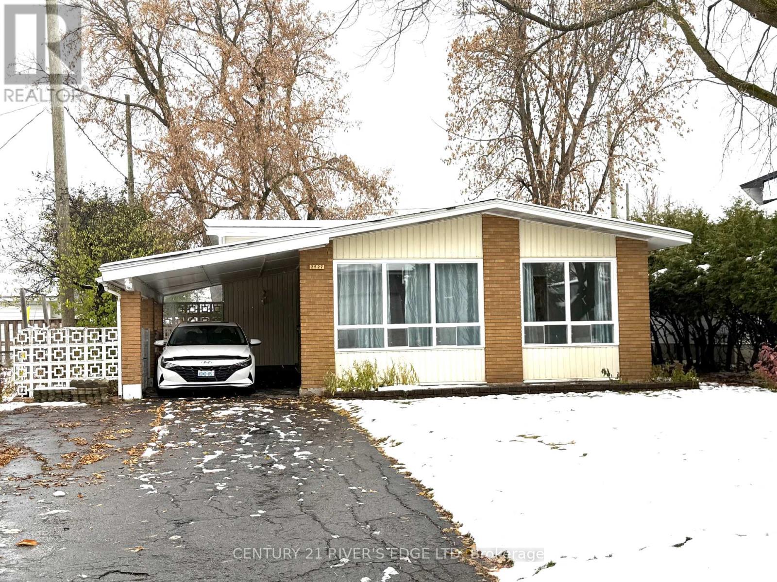 2527 NEEDHAM CRESCENT, Ottawa, Ontario