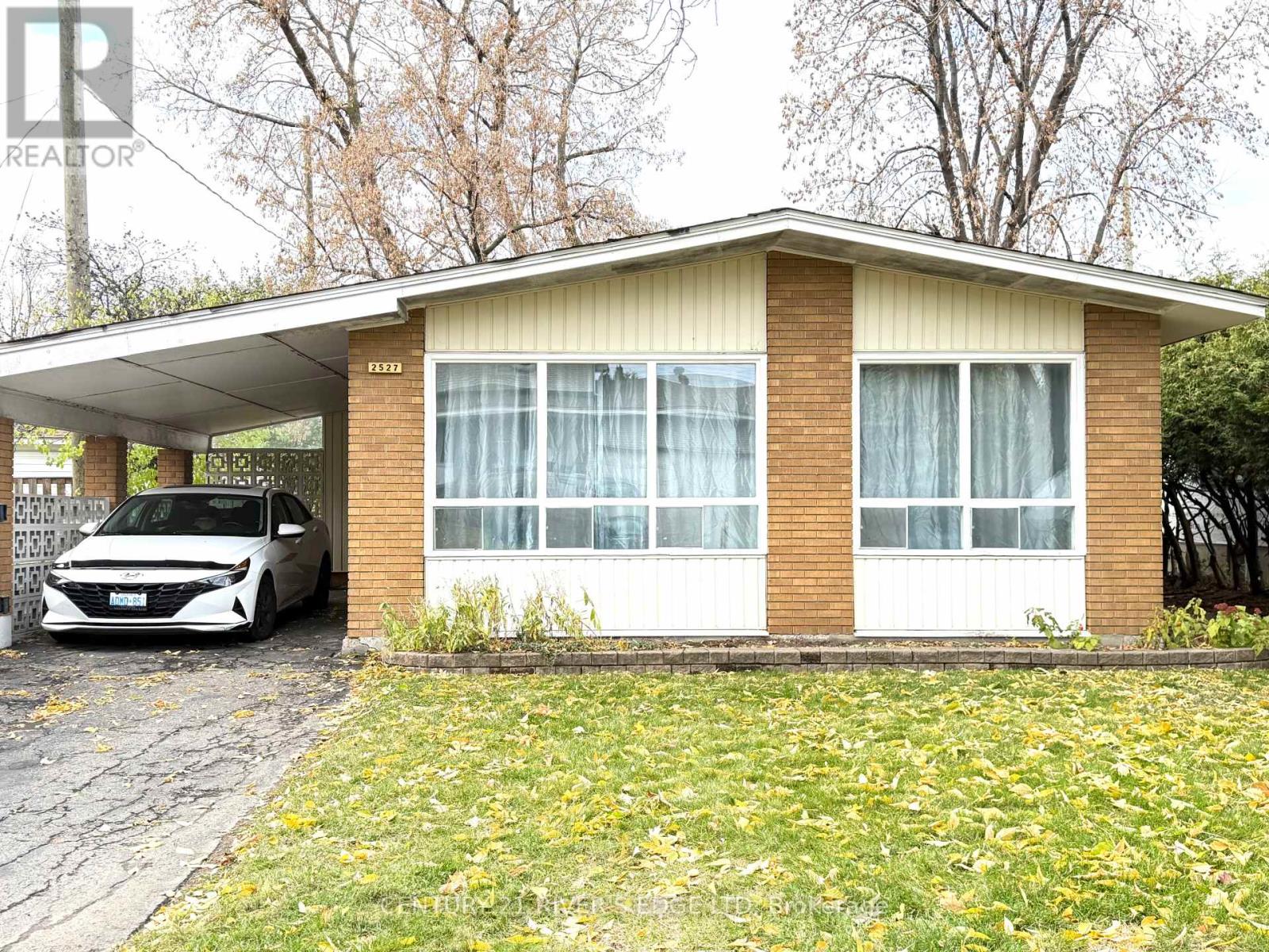 Property at 2527 NEEDHAM CRESCENT image 3