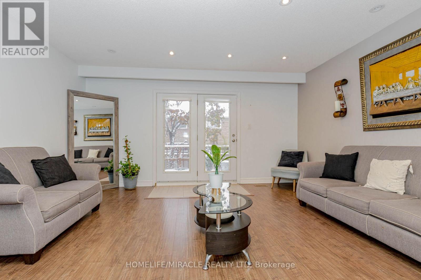 32 Langston Drive, Brampton, Ontario  L6V 3W7 - Photo 19 - W12544316