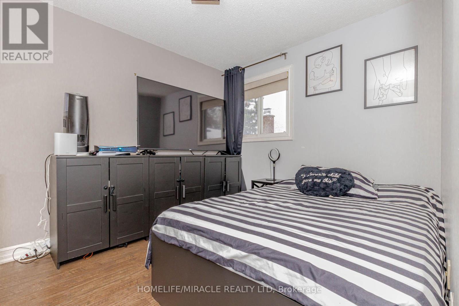 32 Langston Drive, Brampton, Ontario  L6V 3W7 - Photo 30 - W12544316