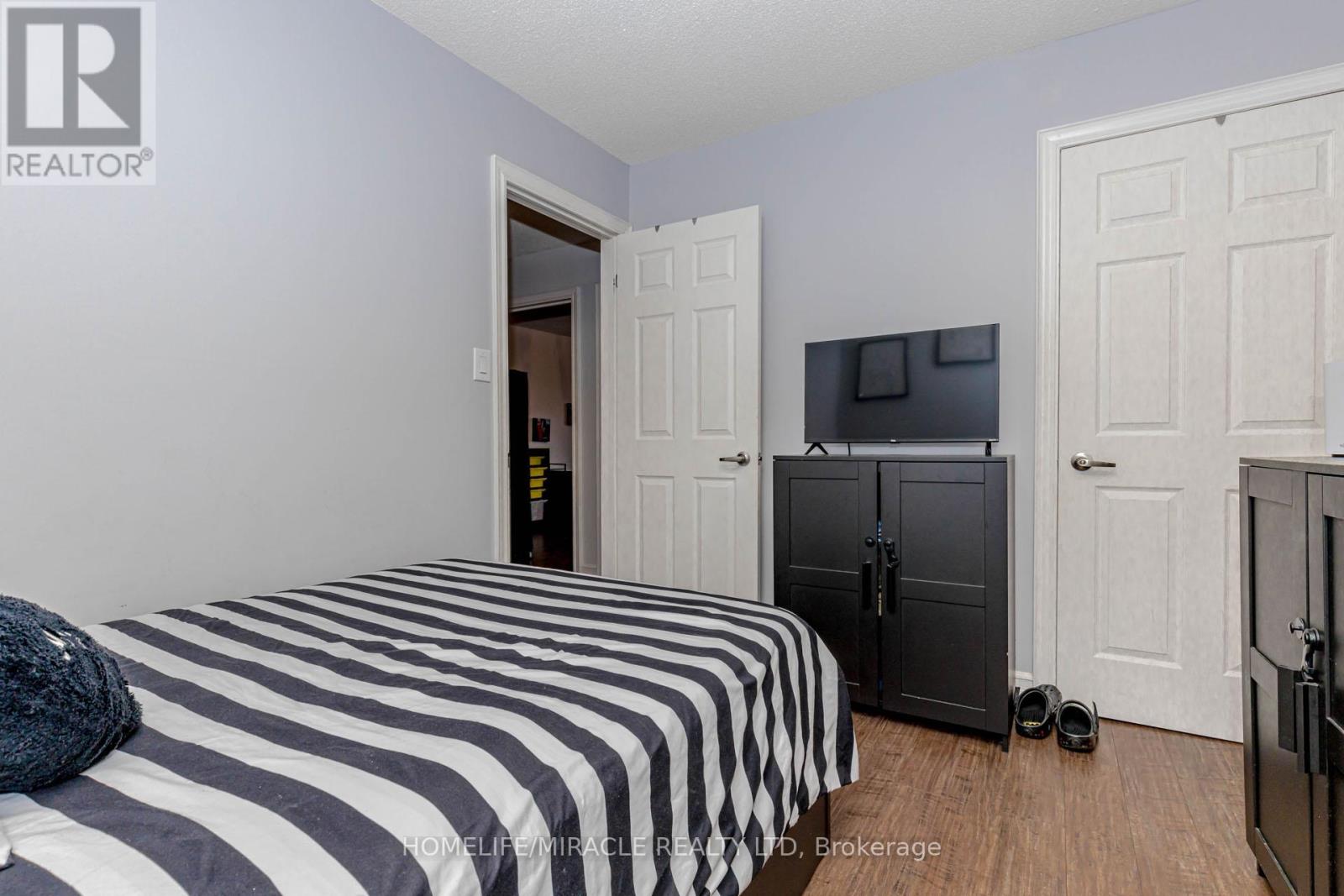 32 Langston Drive, Brampton, Ontario  L6V 3W7 - Photo 31 - W12544316