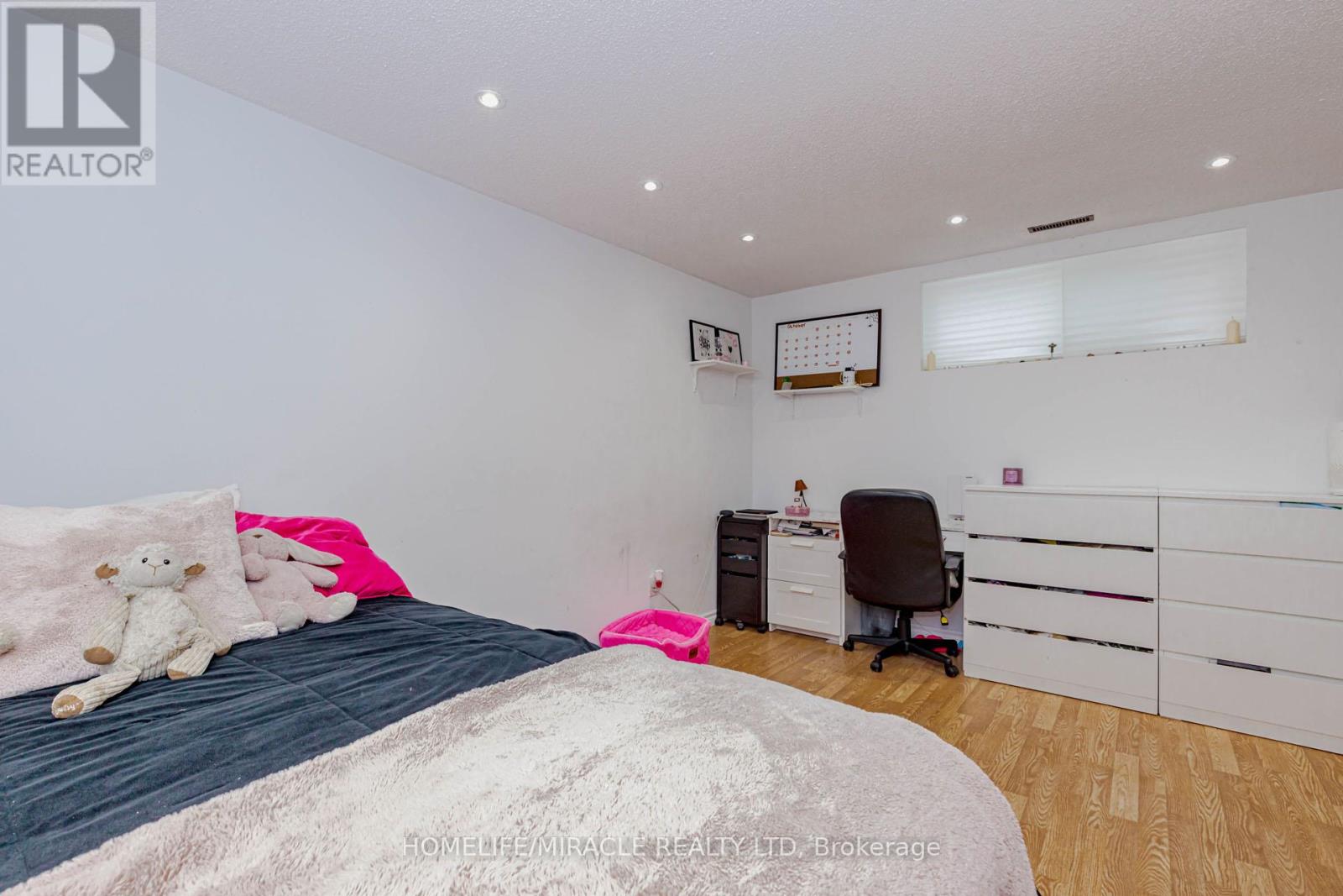 32 Langston Drive, Brampton, Ontario  L6V 3W7 - Photo 40 - W12544316