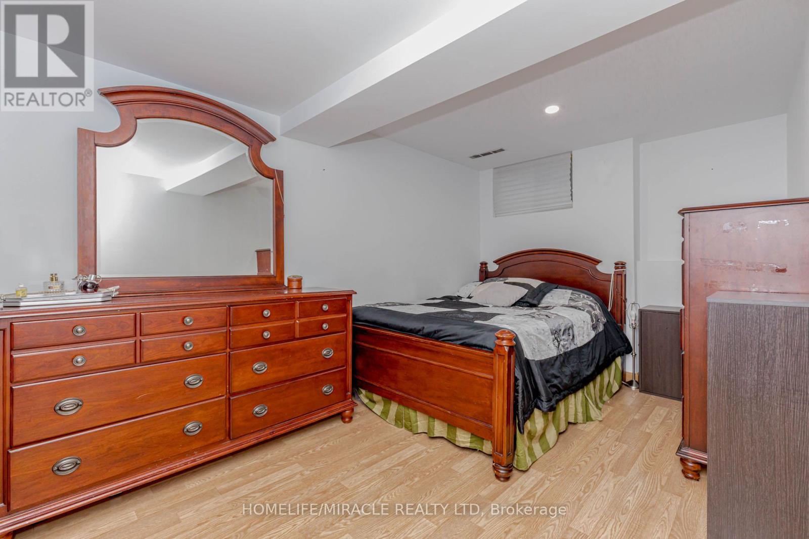 32 Langston Drive, Brampton, Ontario  L6V 3W7 - Photo 43 - W12544316