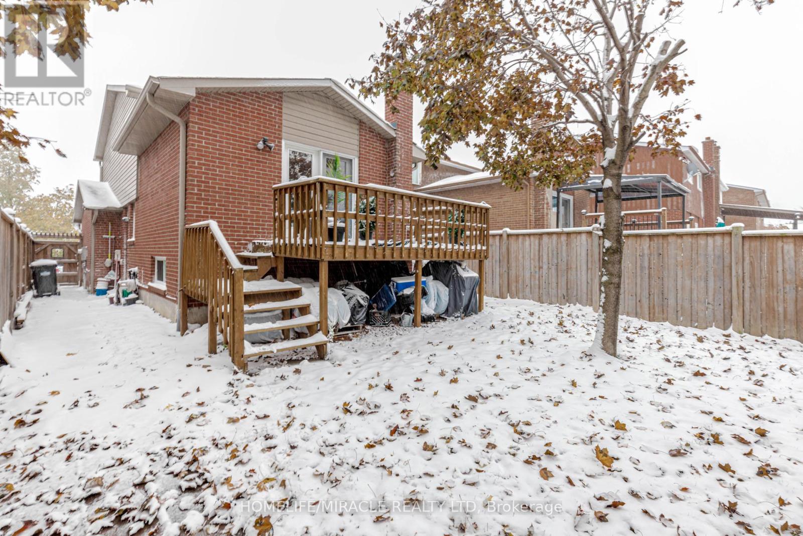 32 Langston Drive, Brampton, Ontario  L6V 3W7 - Photo 48 - W12544316
