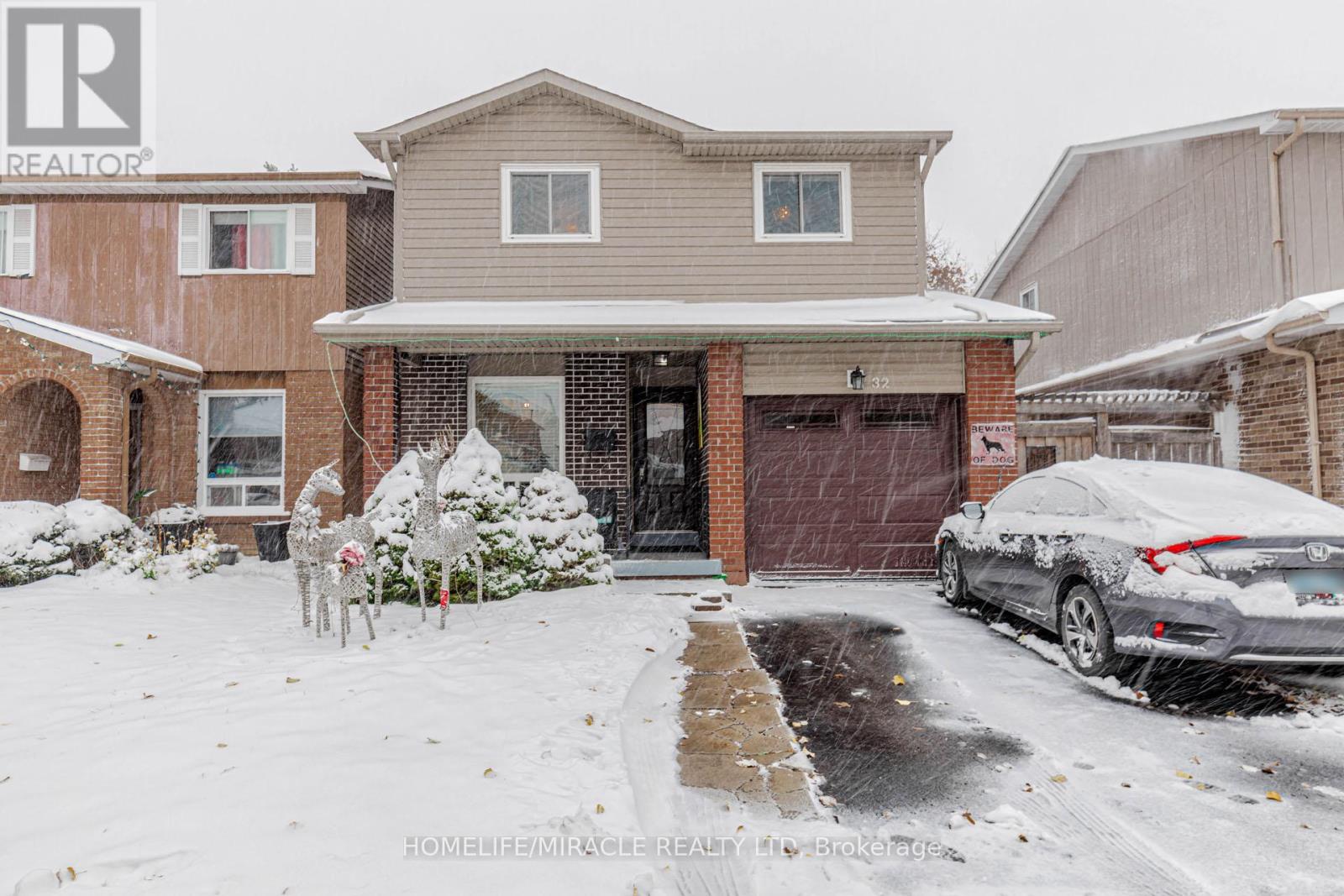32 Langston Drive, Brampton, Ontario  L6V 3W7 - Photo 7 - W12544316