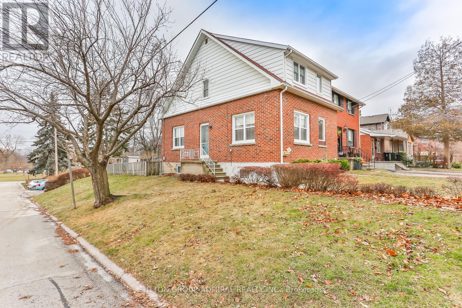 26 FORTY FIRST STREET, Toronto, Ontario