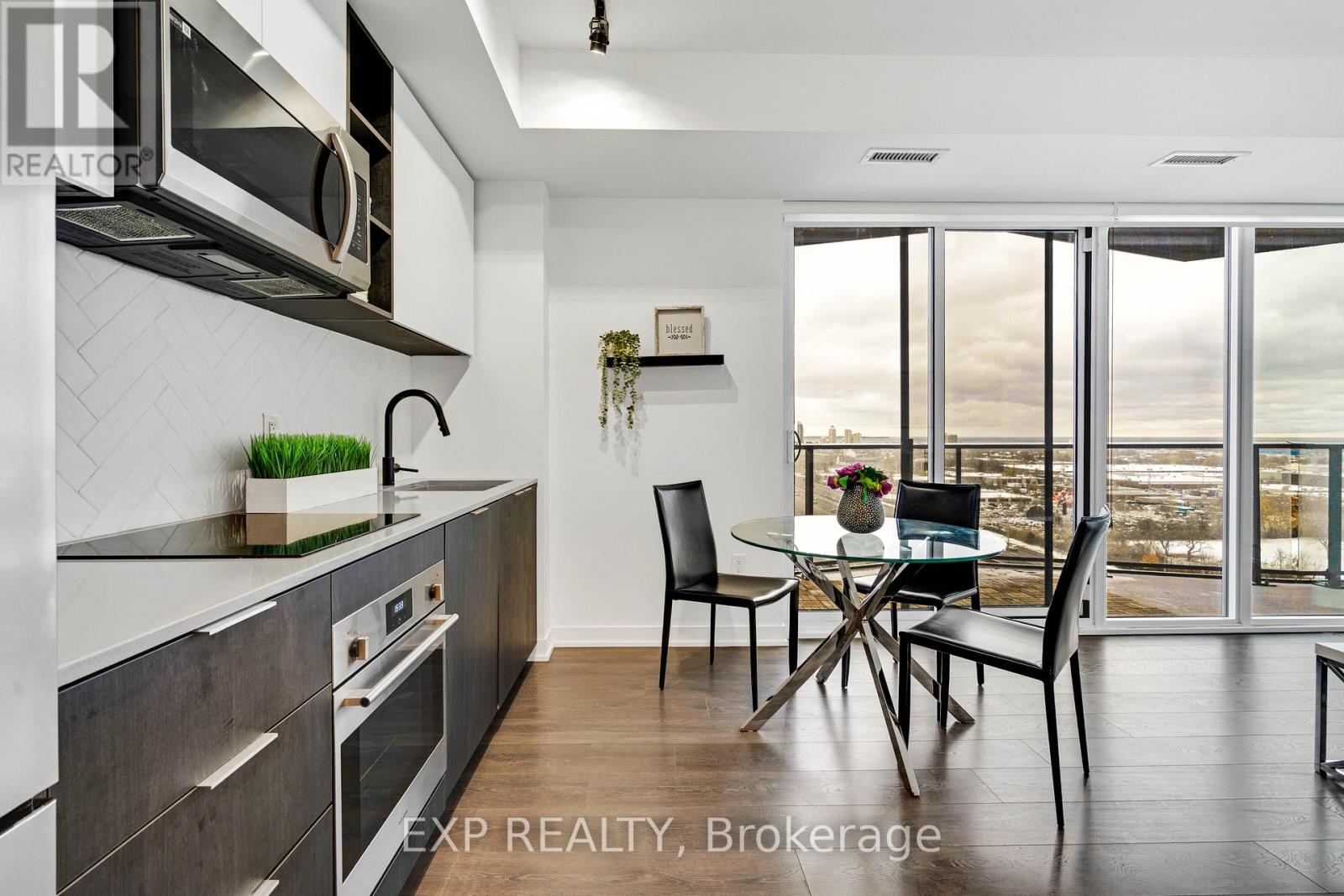 1108 - 36 Zorra Street, Toronto, Ontario  M8Z 4Z7 - Photo 11 - W12544332