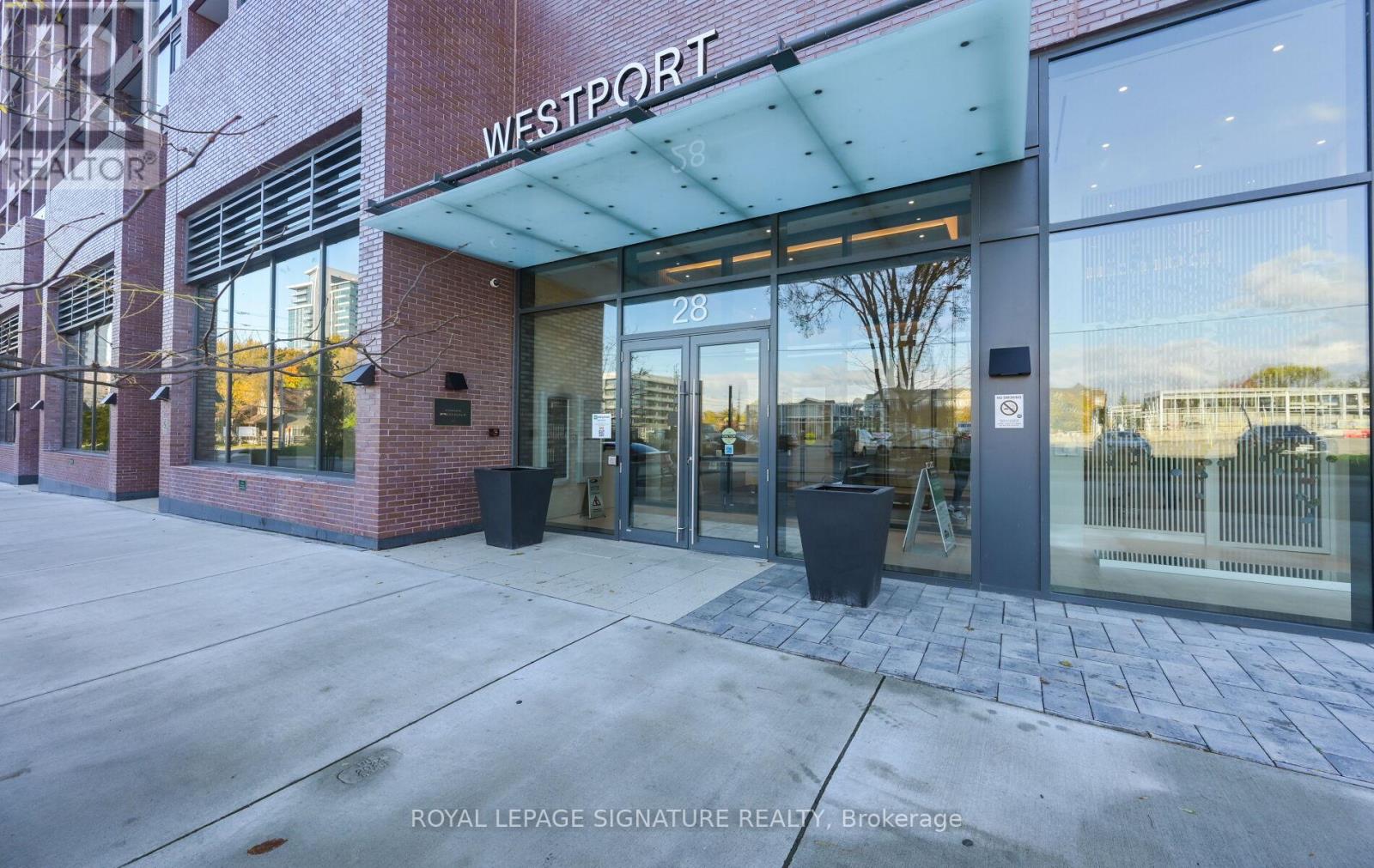 618 - 28 Ann Street, Mississauga, Ontario  L5G 3G1 - Photo 4 - W12544350