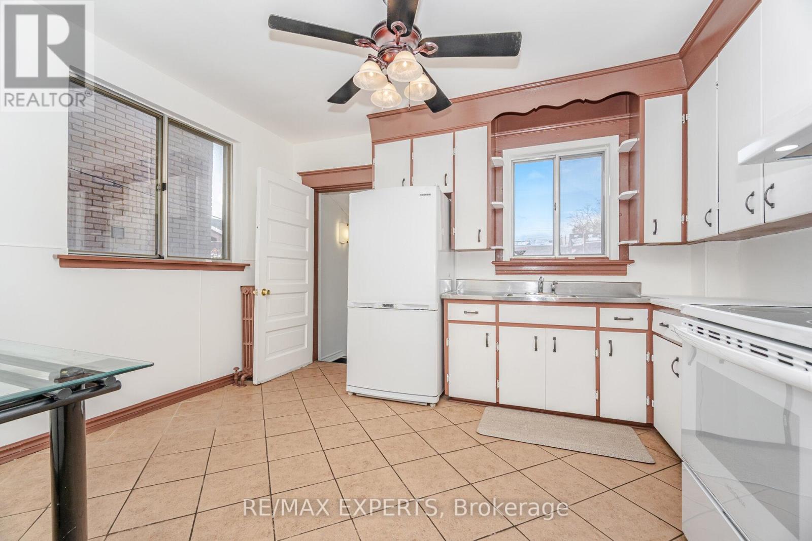 196 Symington Avenue, Toronto, Ontario  M6P 3W6 - Photo 15 - W12544352