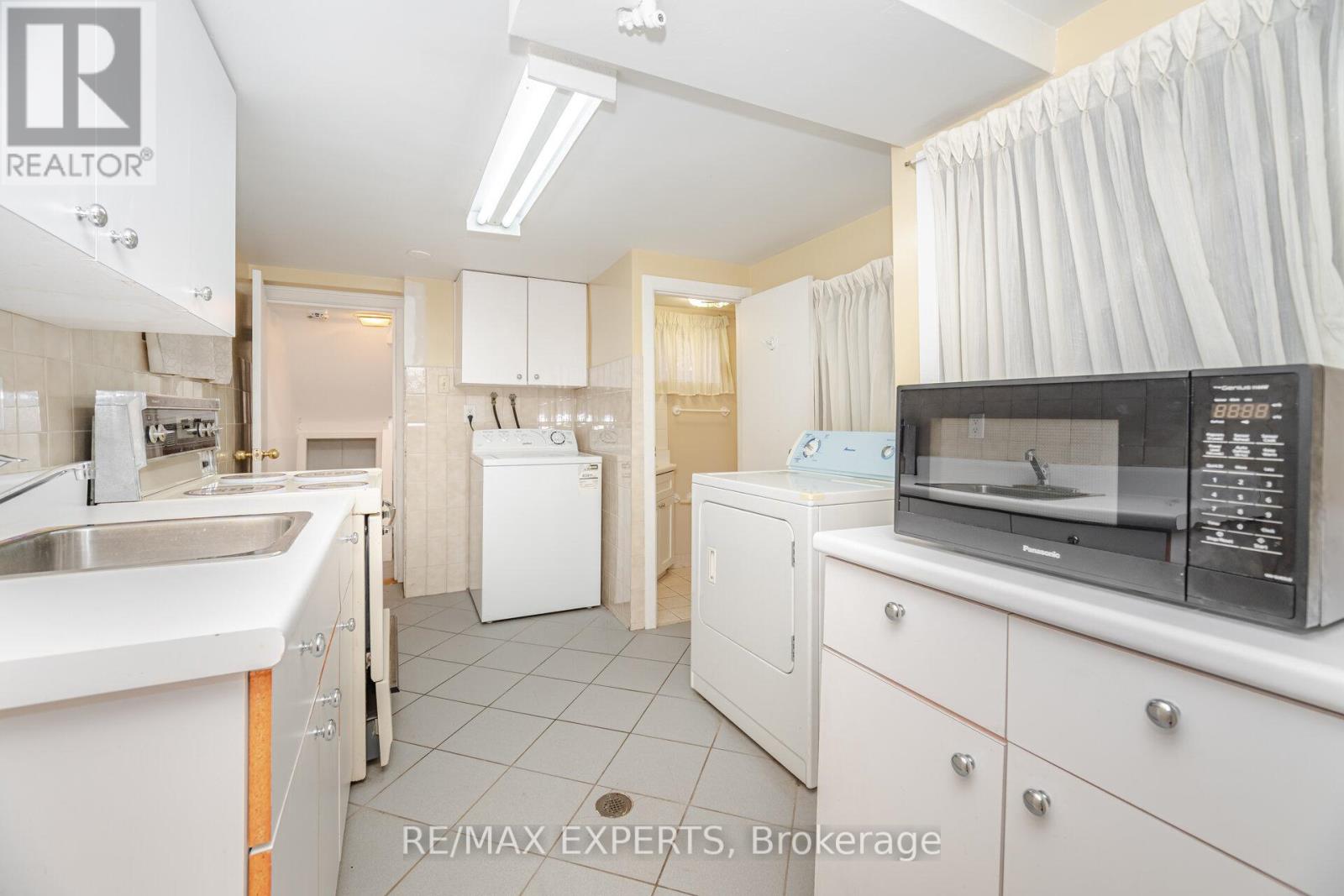 196 Symington Avenue, Toronto, Ontario  M6P 3W6 - Photo 35 - W12544352