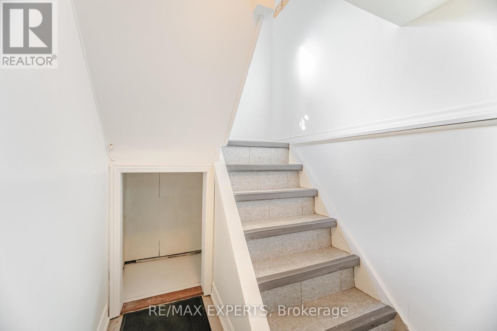 196 Symington Avenue, Toronto, Ontario  M6P 3W6 - Photo 39 - W12544352