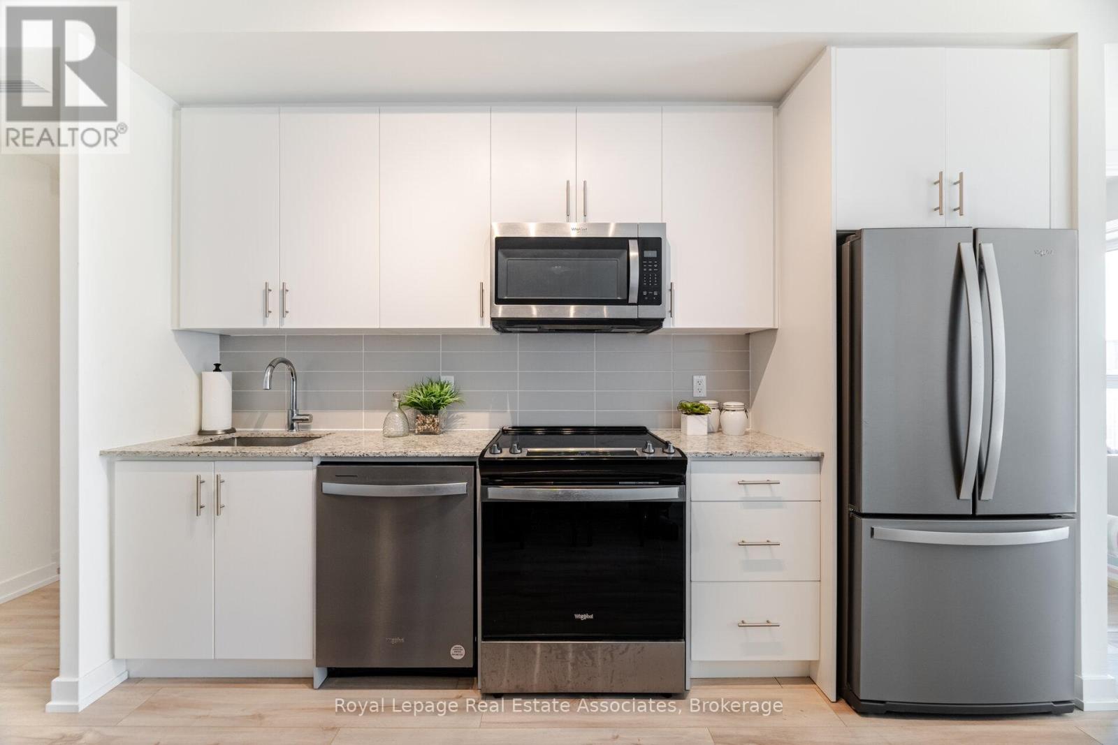 406 - 335 Wheat Boom Drive, Oakville, Ontario  L6H 7Y1 - Photo 11 - W12544358