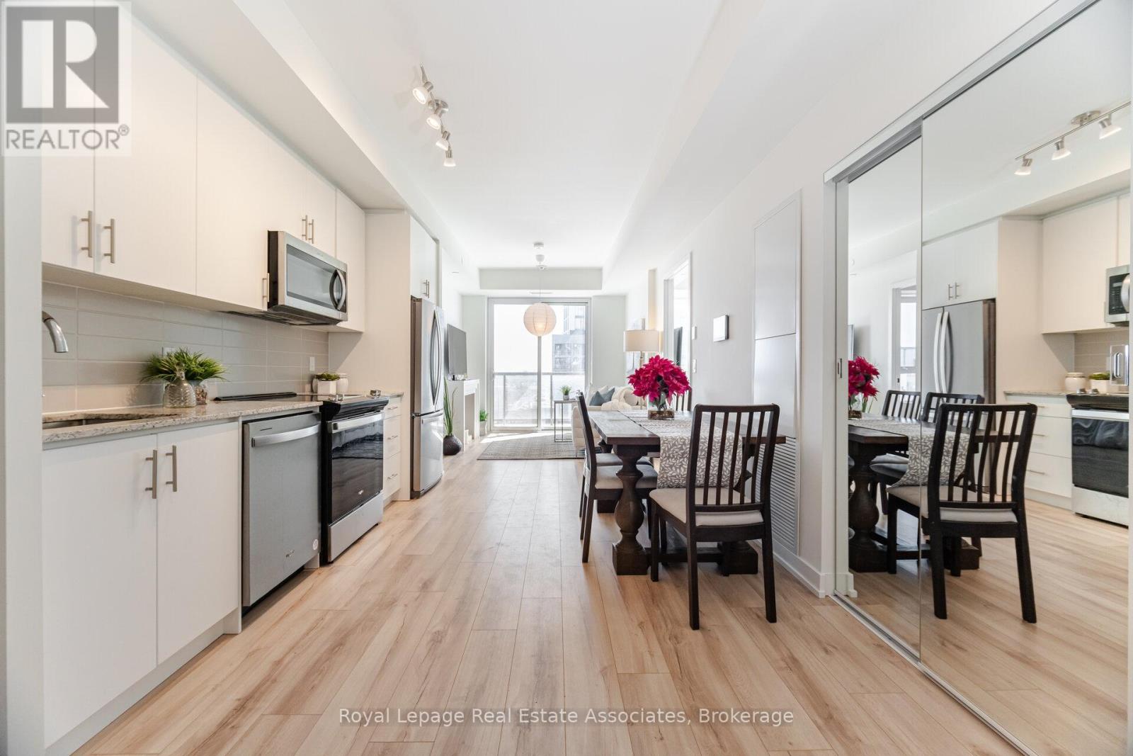 406 - 335 Wheat Boom Drive, Oakville, Ontario  L6H 7Y1 - Photo 8 - W12544358