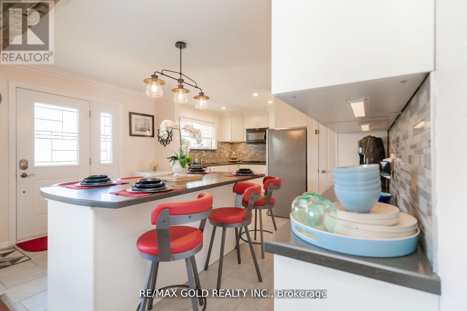 9 Ashwood Crescent, Brampton, Ontario  L6T 1M1 - Photo 13 - W12544380