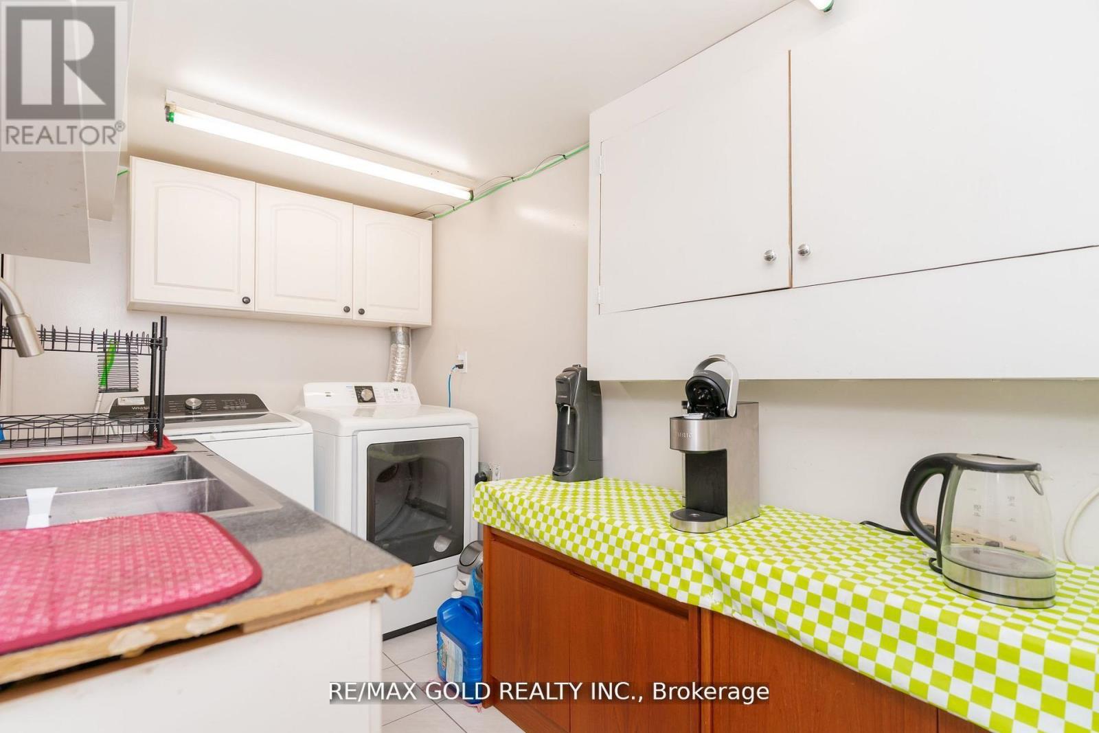 9 Ashwood Crescent, Brampton, Ontario  L6T 1M1 - Photo 34 - W12544380