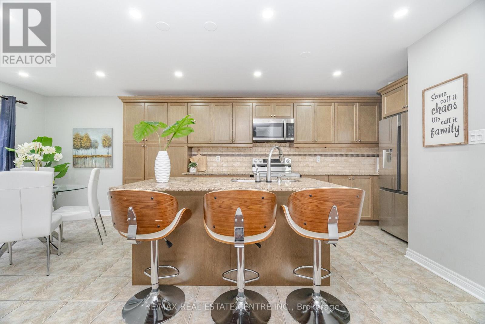 236 Giddings Crescent, Milton, Ontario  L9T 7A7 - Photo 12 - W12544392