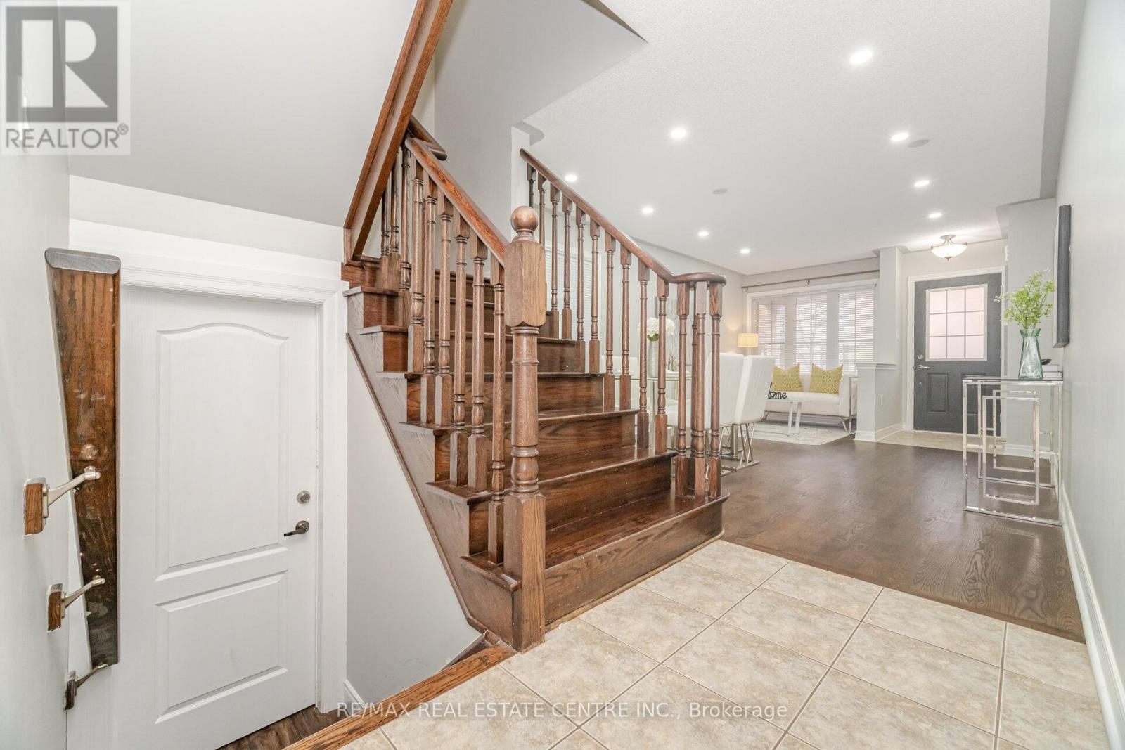 236 Giddings Crescent, Milton, Ontario  L9T 7A7 - Photo 36 - W12544392