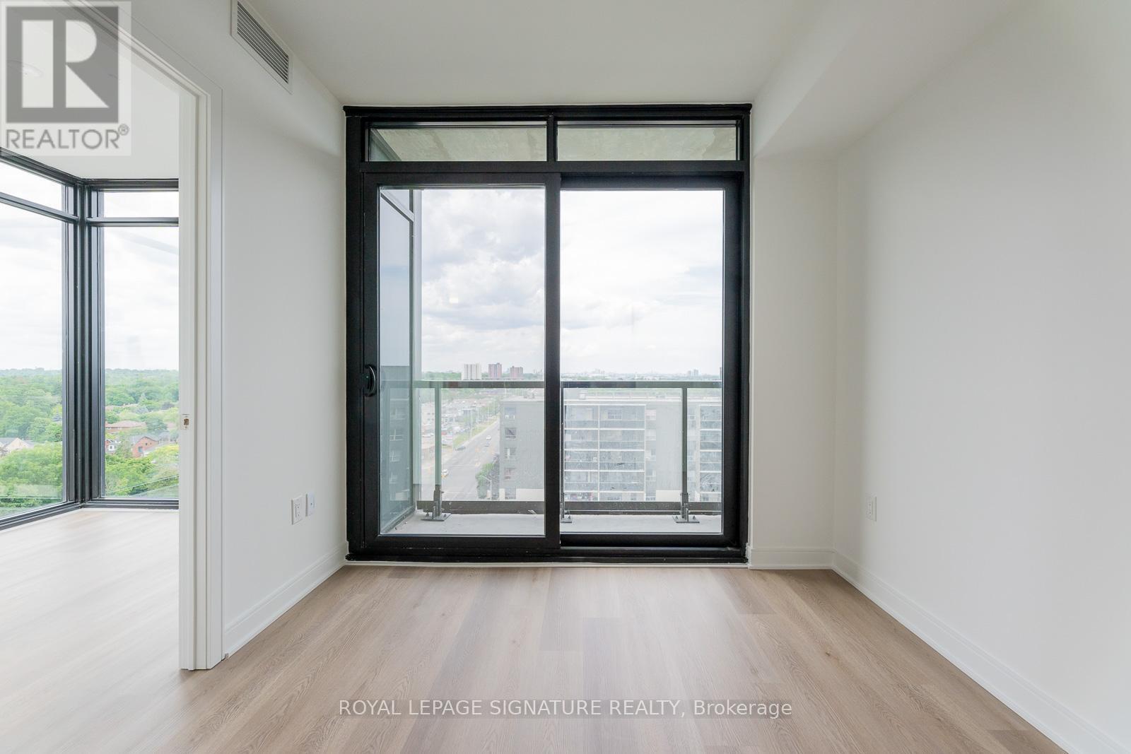 1204 - 86 Dundas Street E, Mississauga, Ontario  L5A 1W4 - Photo 8 - W12544402