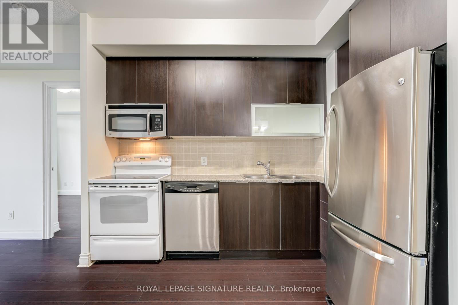 608 - 16 Brookers Lane, Toronto, Ontario  M8V 0A5 - Photo 4 - W12544410