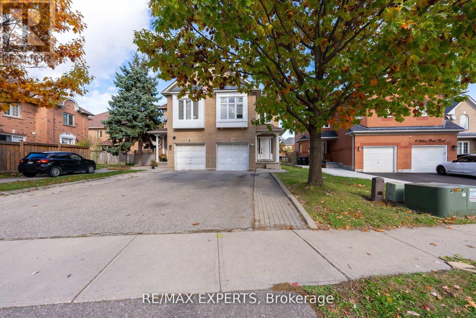 7 YELLOW BRICK ROAD, Brampton, Ontario