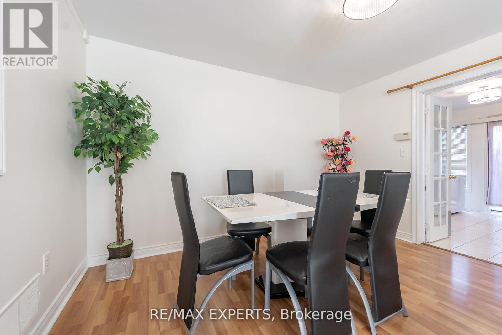 7 Yellow Brick Road, Brampton, Ontario  L6V 4K7 - Photo 10 - W12544480