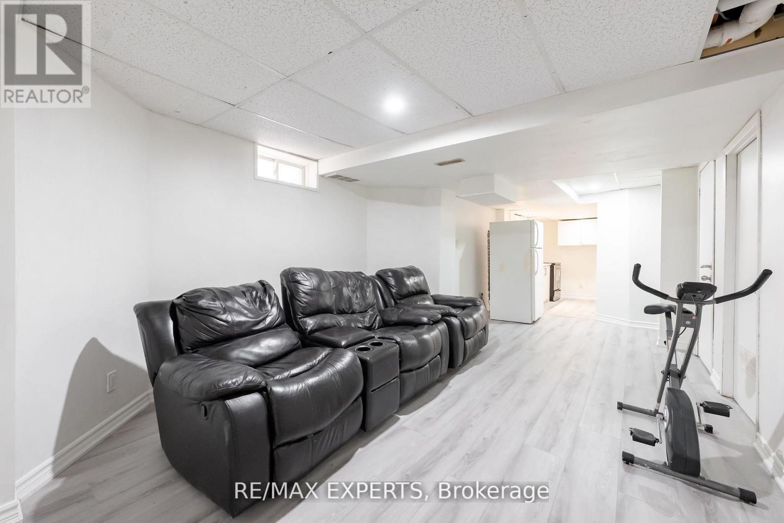 7 Yellow Brick Road, Brampton, Ontario  L6V 4K7 - Photo 14 - W12544480