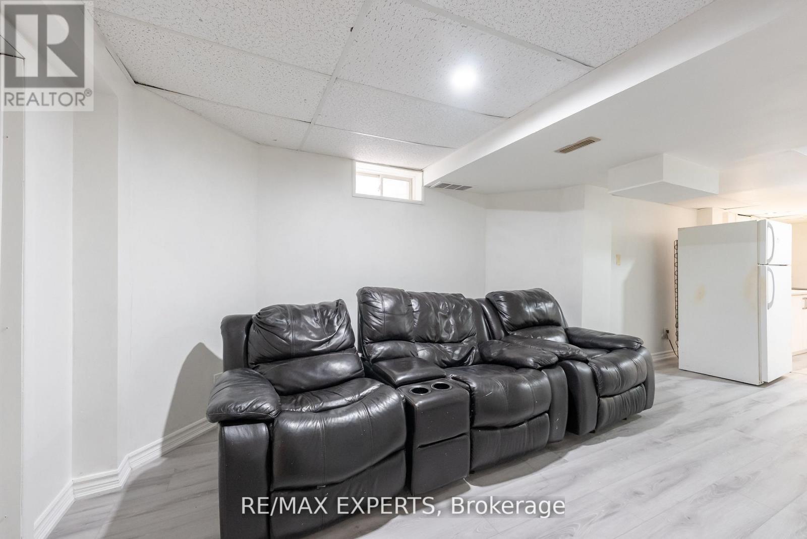 7 Yellow Brick Road, Brampton, Ontario  L6V 4K7 - Photo 16 - W12544480