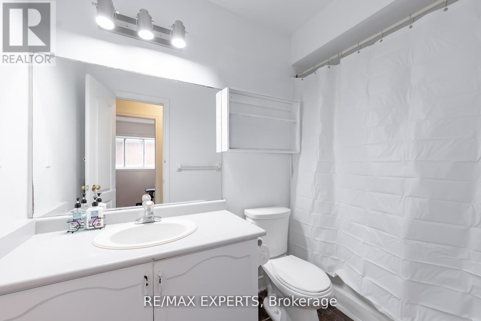 7 Yellow Brick Road, Brampton, Ontario  L6V 4K7 - Photo 28 - W12544480