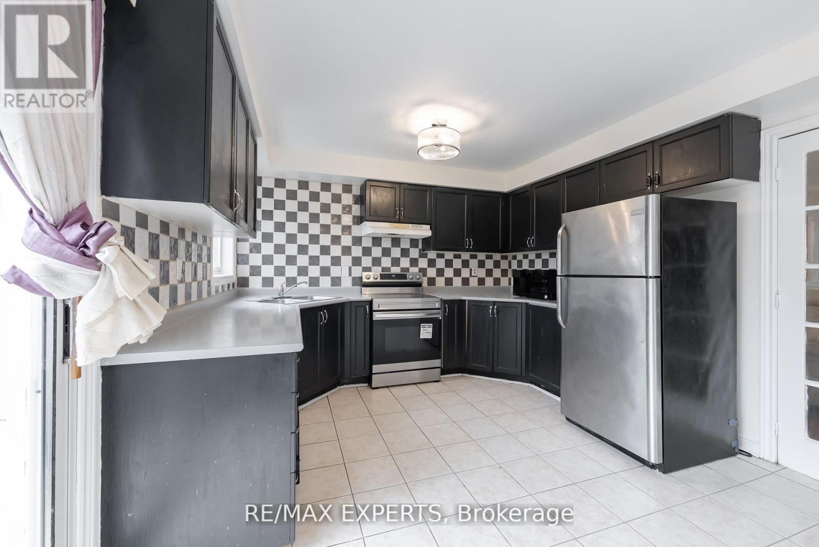 7 Yellow Brick Road, Brampton, Ontario  L6V 4K7 - Photo 40 - W12544480