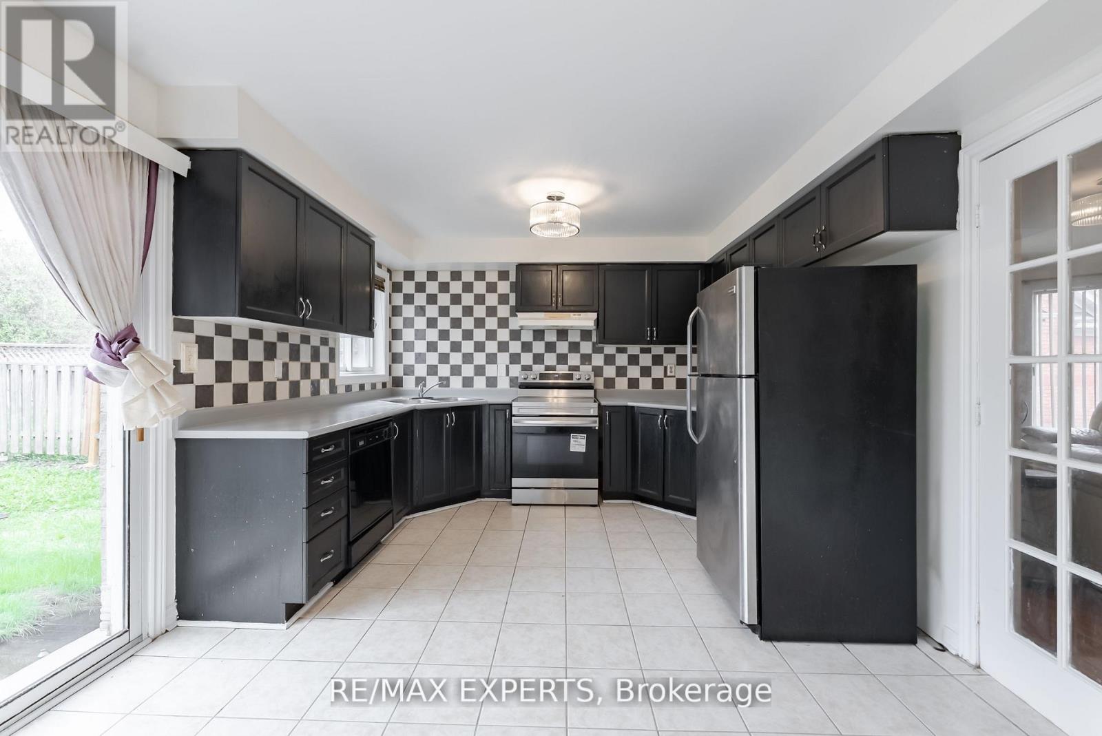 7 Yellow Brick Road, Brampton, Ontario  L6V 4K7 - Photo 41 - W12544480