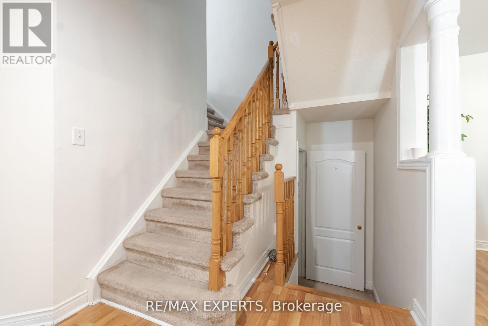 7 Yellow Brick Road, Brampton, Ontario  L6V 4K7 - Photo 5 - W12544480