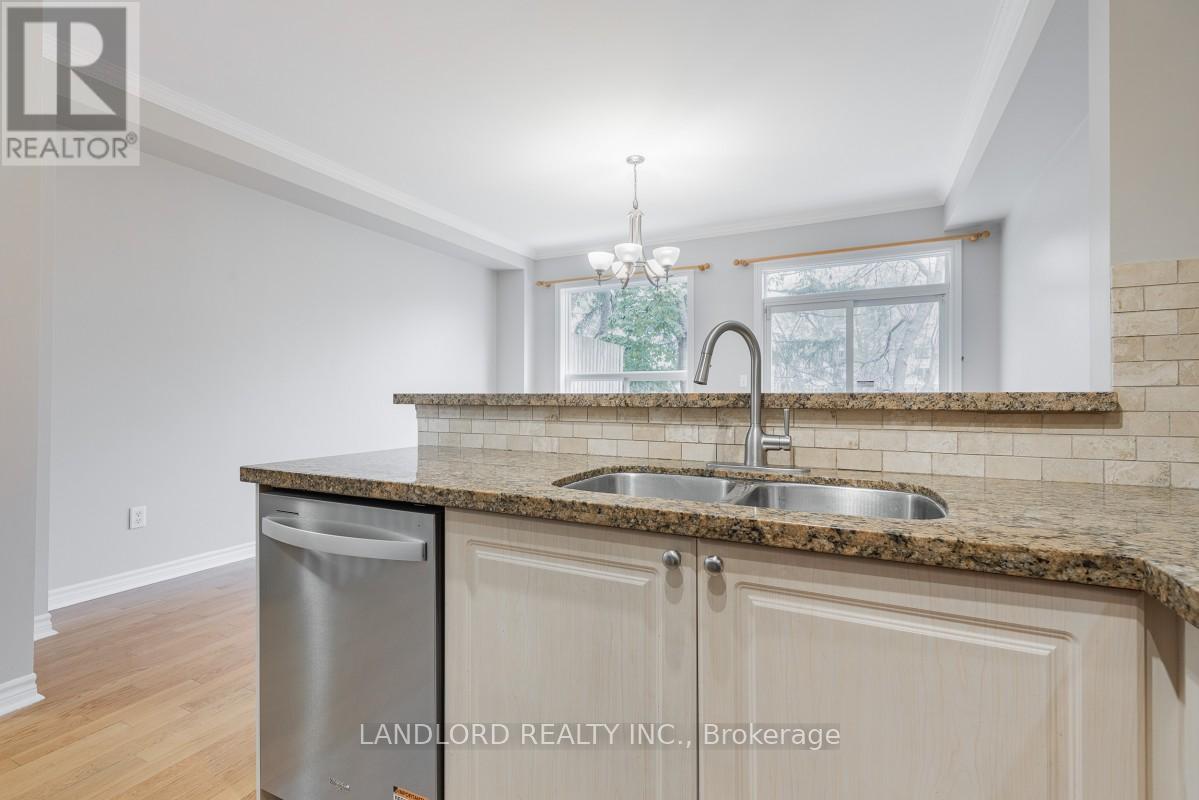 3 - 3071 Treadwells Drive, Mississauga, Ontario  L4X 1L5 - Photo 3 - W12544488