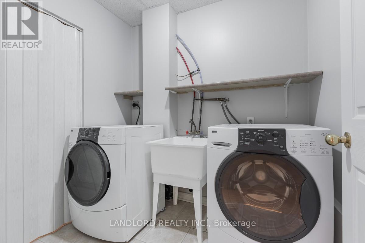 3 - 3071 Treadwells Drive, Mississauga, Ontario  L4X 1L5 - Photo 30 - W12544488