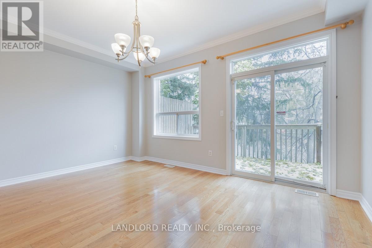 3 - 3071 Treadwells Drive, Mississauga, Ontario  L4X 1L5 - Photo 4 - W12544488