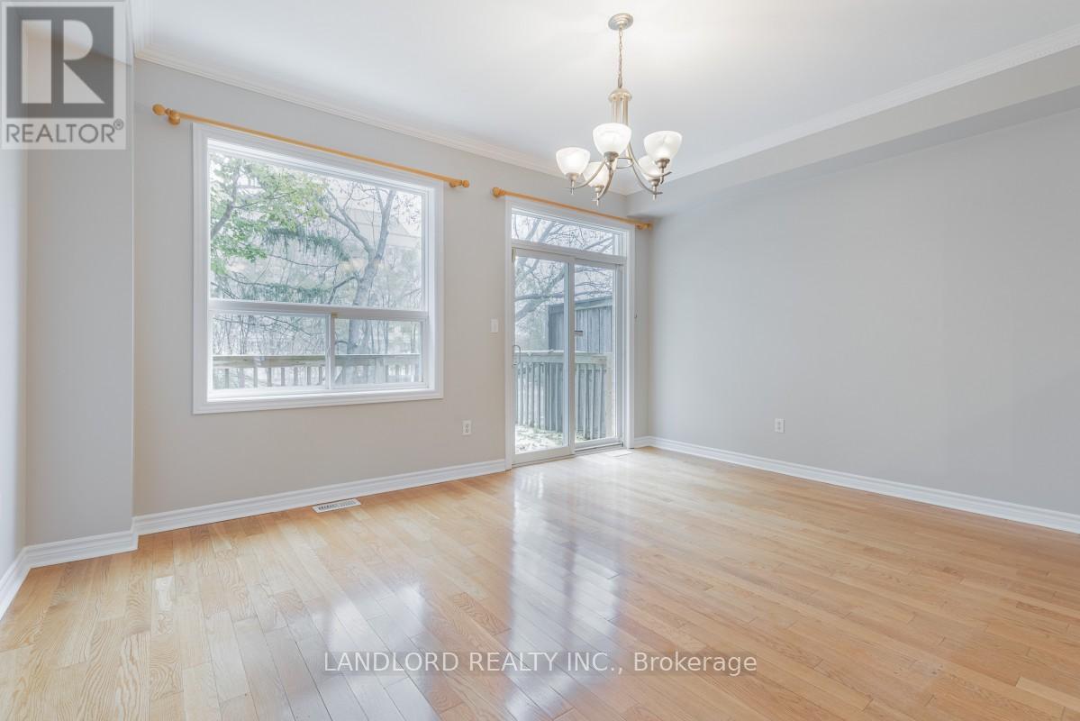 3 - 3071 Treadwells Drive, Mississauga, Ontario  L4X 1L5 - Photo 5 - W12544488