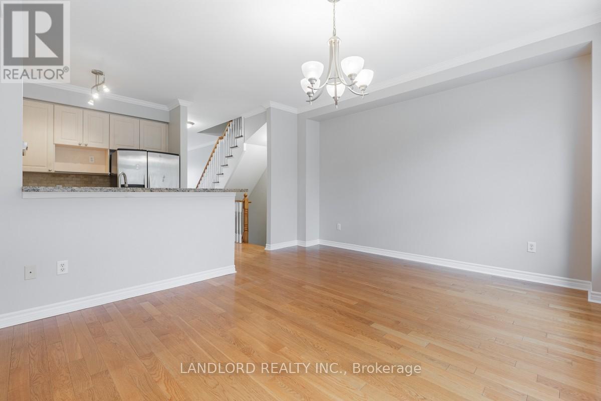 3 - 3071 Treadwells Drive, Mississauga, Ontario  L4X 1L5 - Photo 7 - W12544488