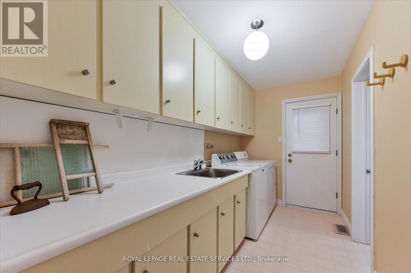 20 Widdicombe Hill, Toronto, Ontario  M9R 1B3 - Photo 27 - W12544500