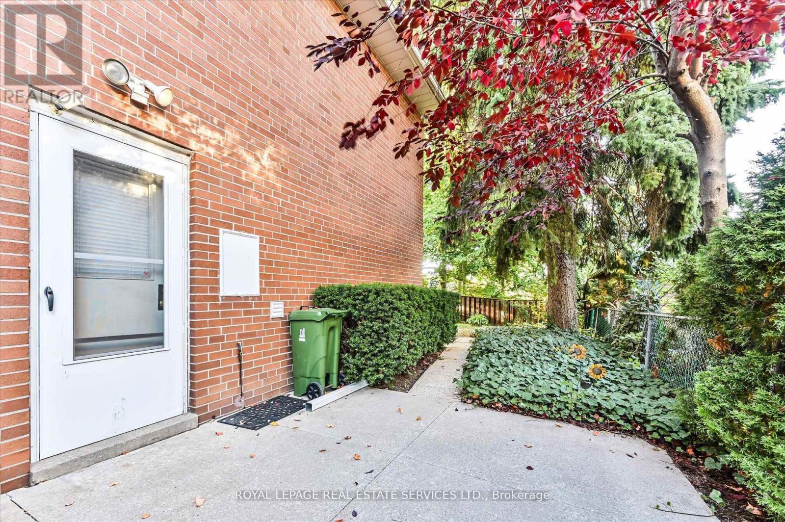 20 Widdicombe Hill, Toronto, Ontario  M9R 1B3 - Photo 31 - W12544500