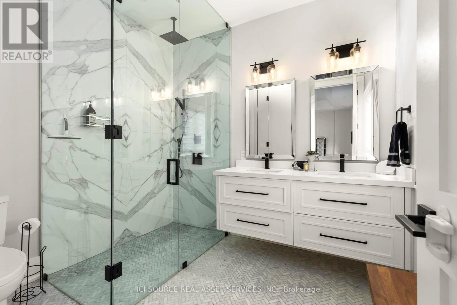 51 Cynthia Road, Toronto, Ontario  M6N 2P8 - Photo 11 - W12544502