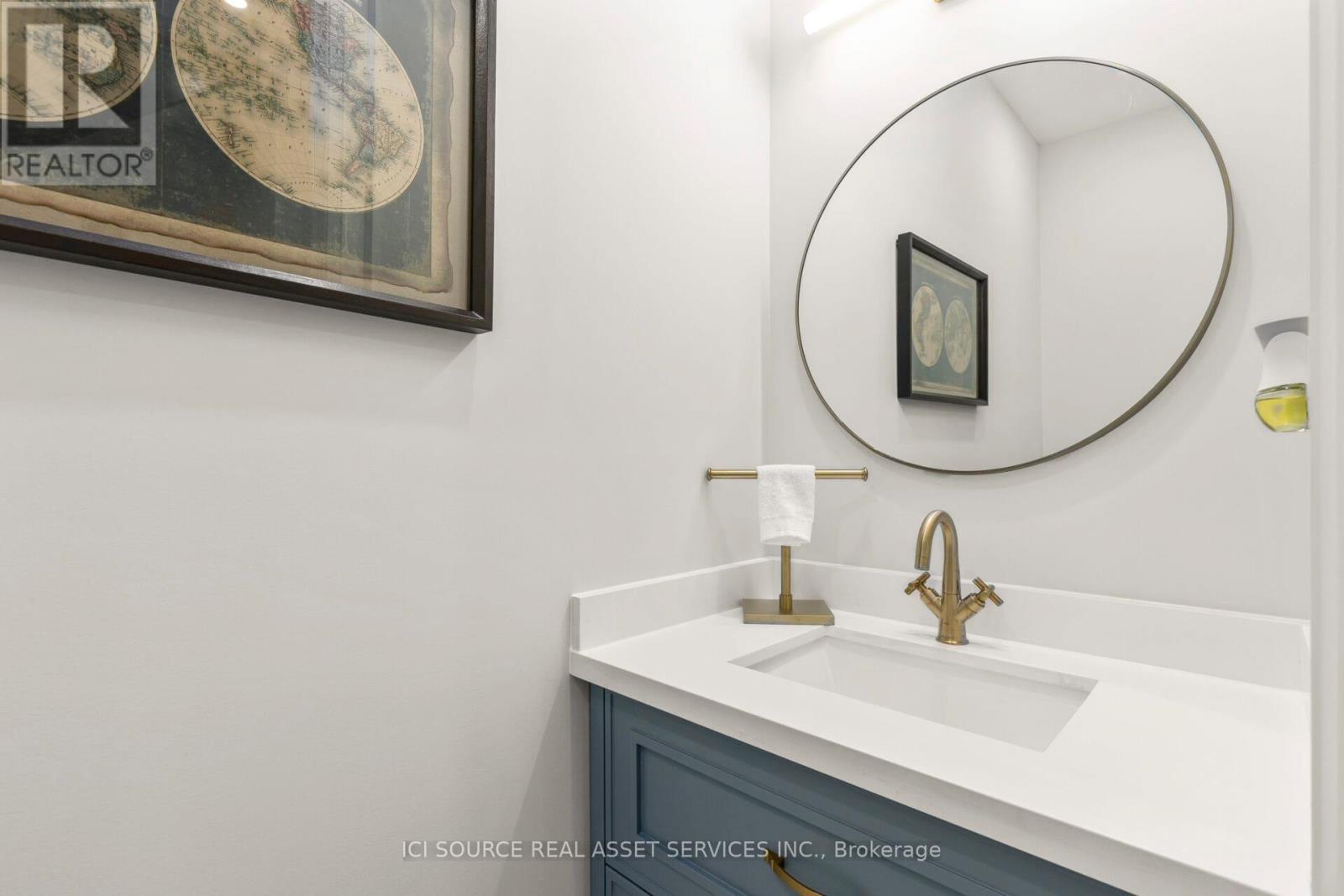 51 Cynthia Road, Toronto, Ontario  M6N 2P8 - Photo 9 - W12544502