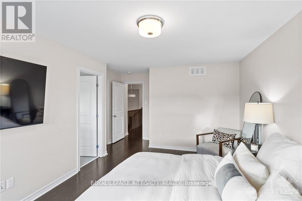 165 Angelonia Crescent, Ottawa, Ontario  K1T 0Y5 - Photo 10 - X12445578