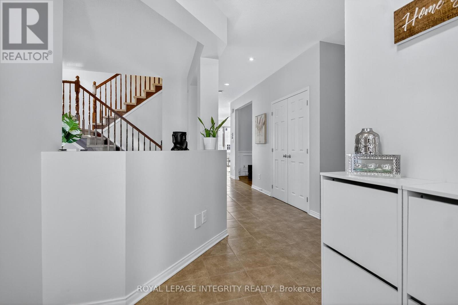 347 Tucana Way, Ottawa, Ontario  K2J 0Z8 - Photo 4 - X12445506