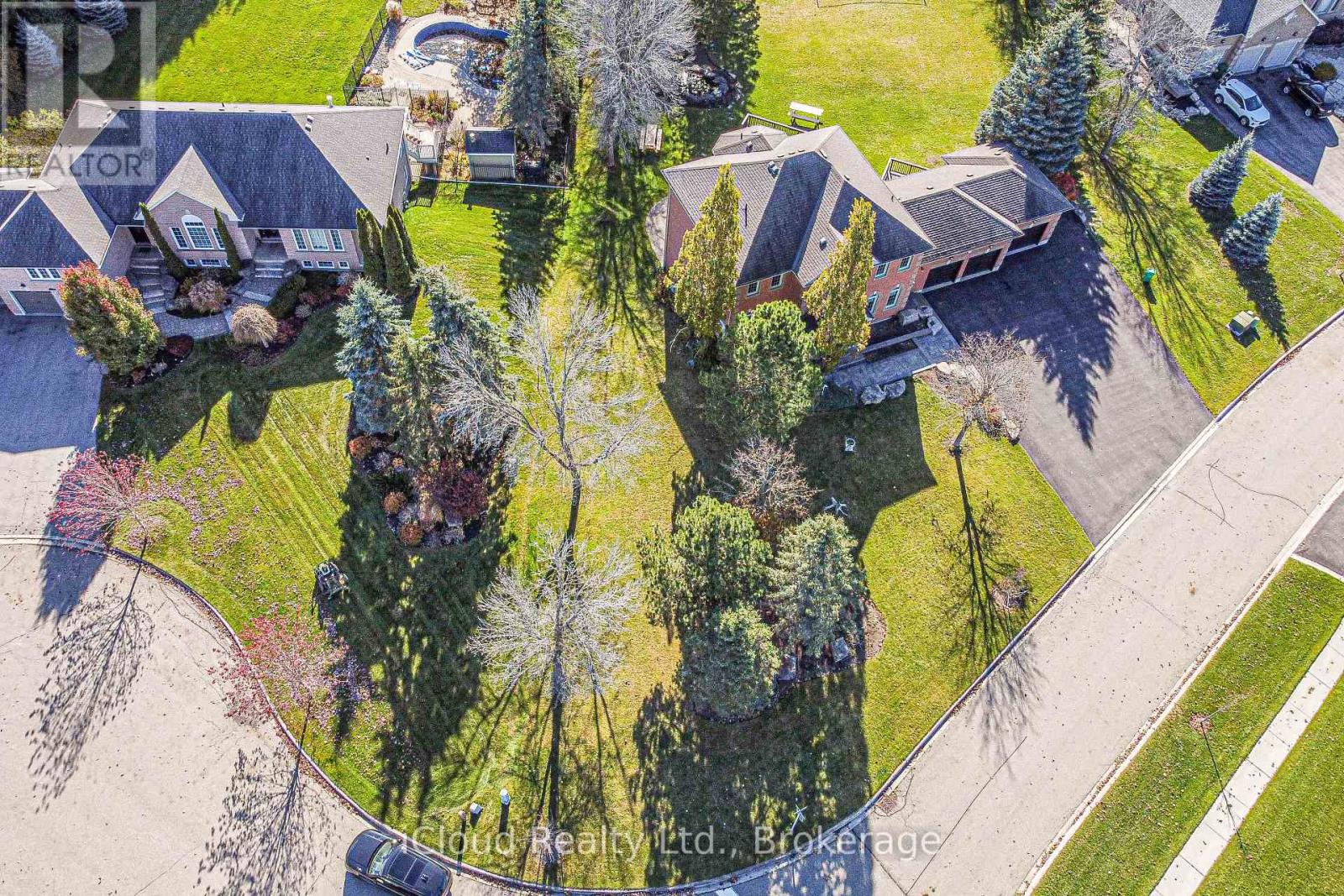 25 Giles Road, Caledon, Ontario  L7K 0B6 - Photo 5 - W12541522