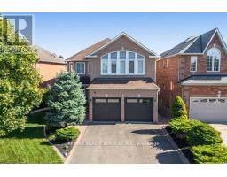 8 BARNES COURT, Brampton, Ontario
